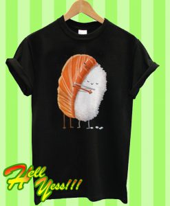 Sushi hug each other japan T Shirt