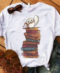 Owl And Books T shirt qn